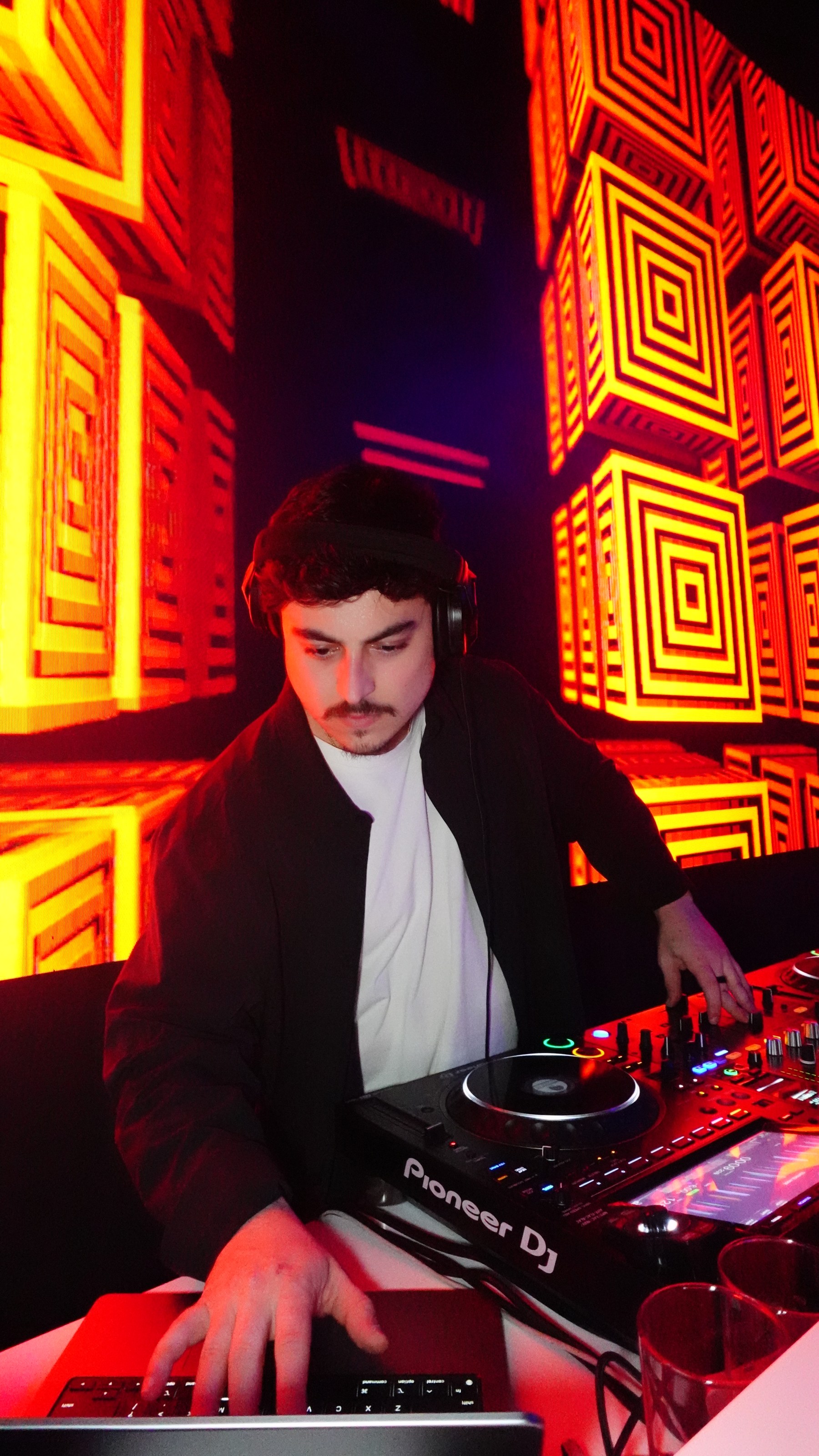 DJ OTEO at The H